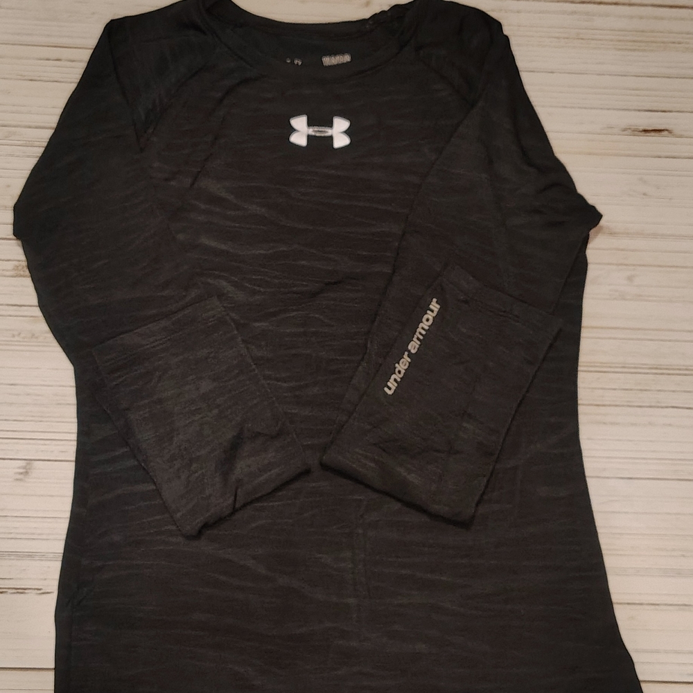 Under Armour Black Long Sleeve Cold Gear Fitted Performance Shirt. Youth Large.